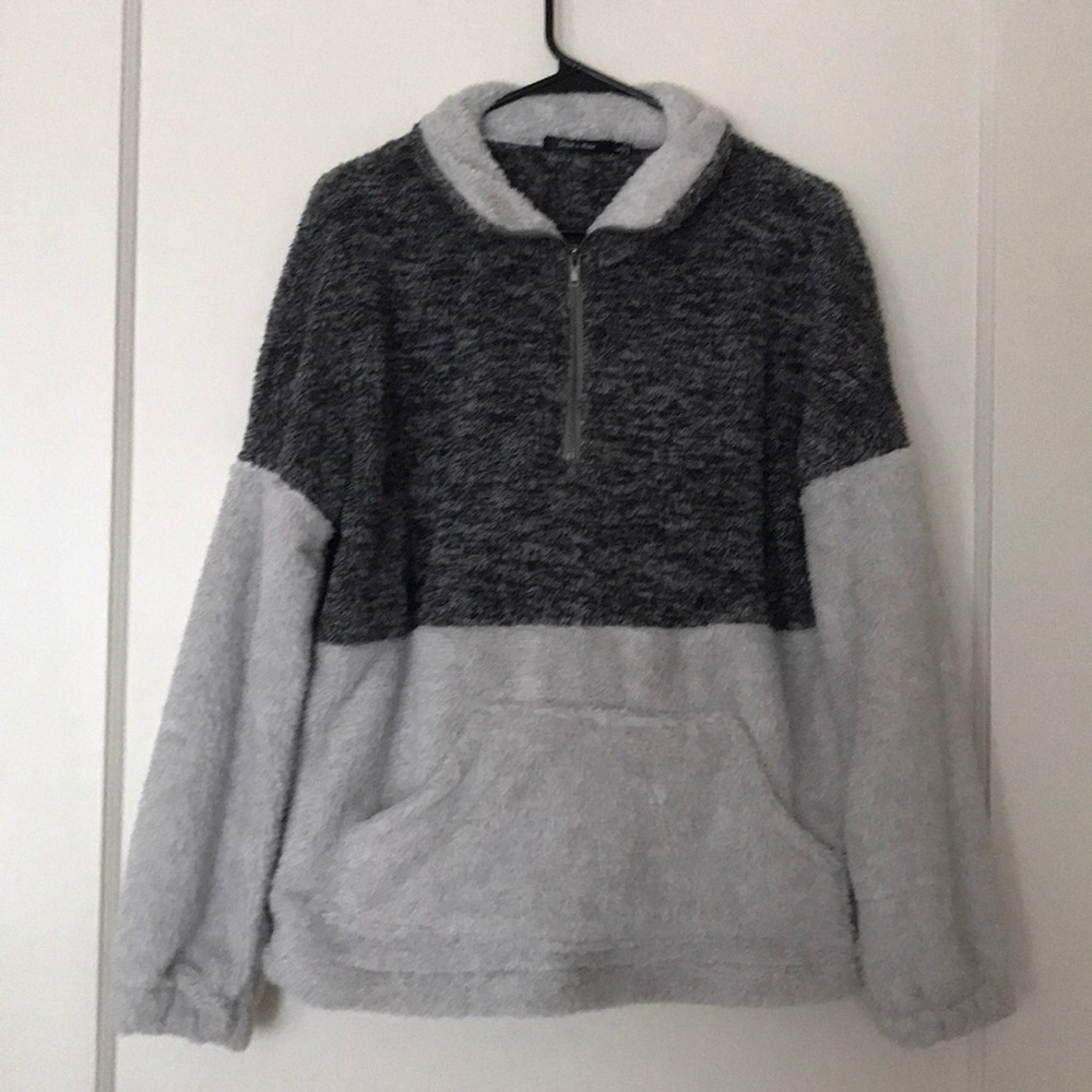 Sherpa Pullover in Charcoal